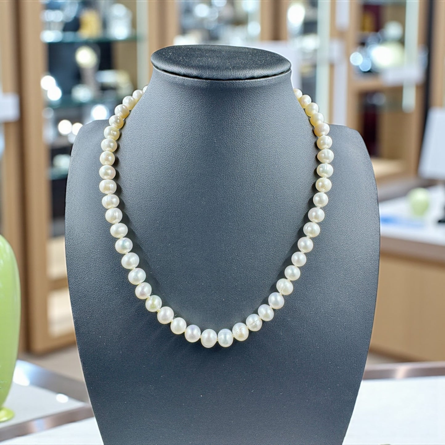 8mm 18" Cultured Freshwater Pearl Necklace
