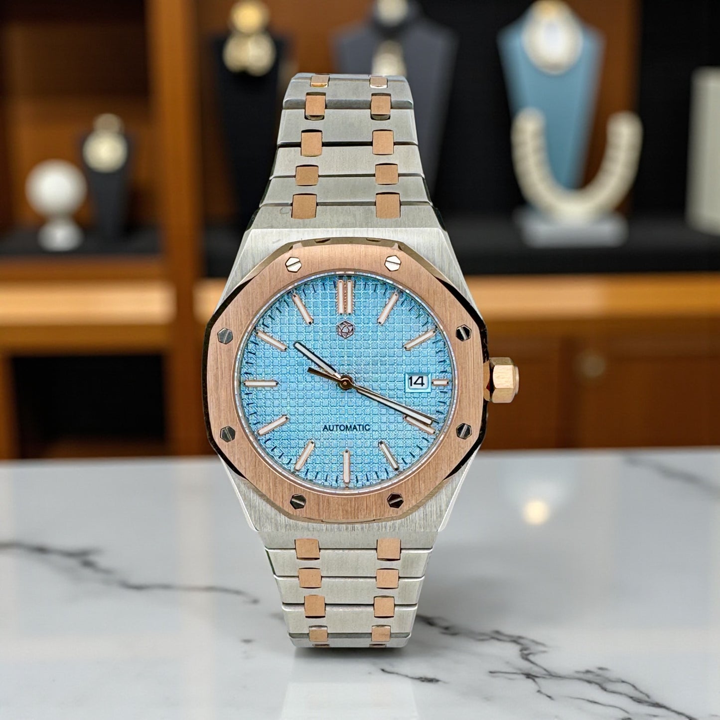 Trendzio Royal Azure Monarch Watch