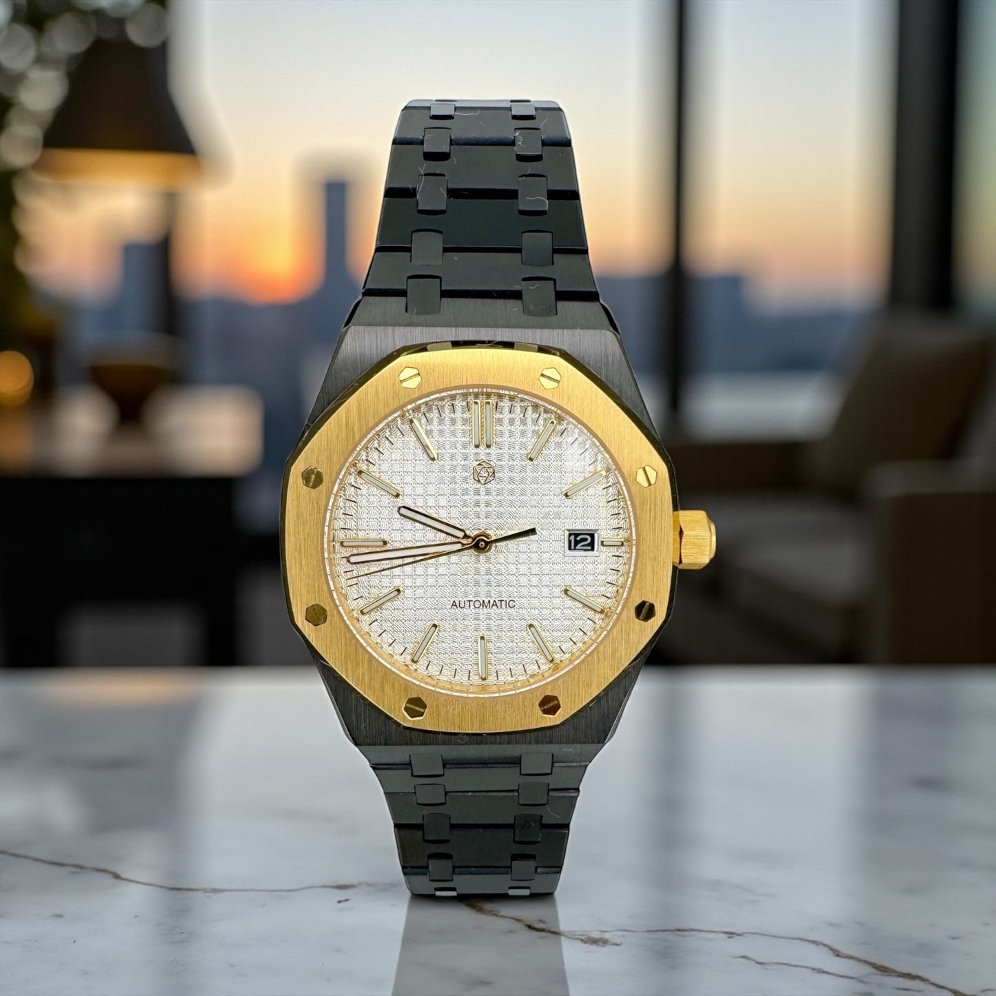 Trendzio Royal Aurum Noir Watch