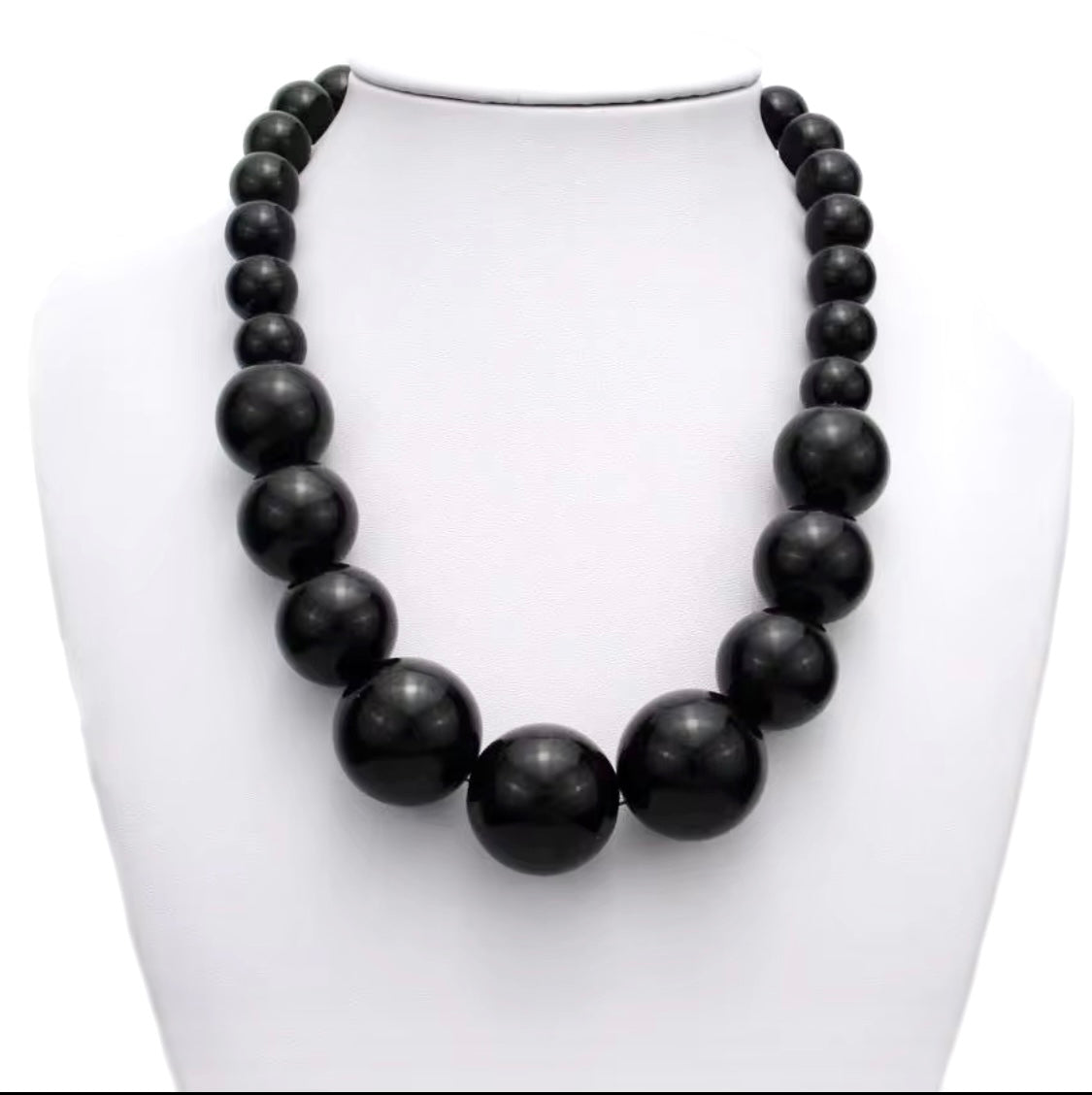 Beautiful Graduated Bead Choker Statement Necklace
