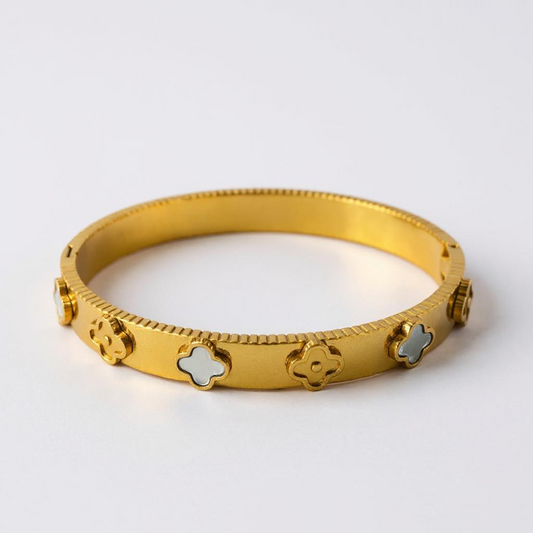 Mariah Gold Clover Flower Bracelet