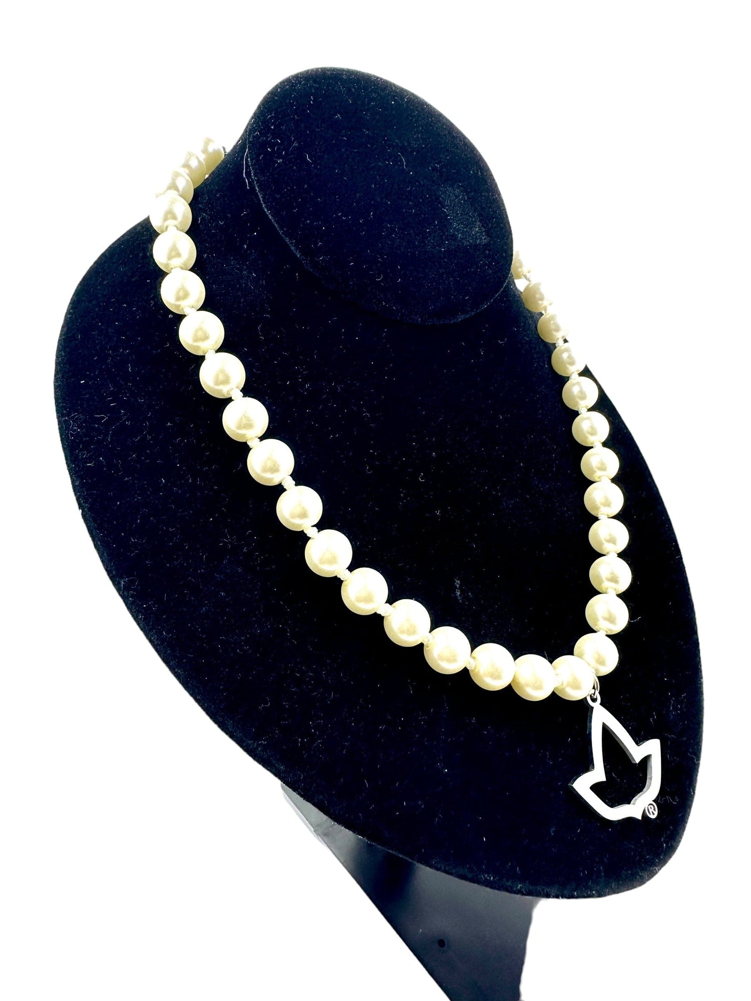 AKA Ivy Leaf Glass Pearl Necklace Necklaces Trendzio Jewelry 