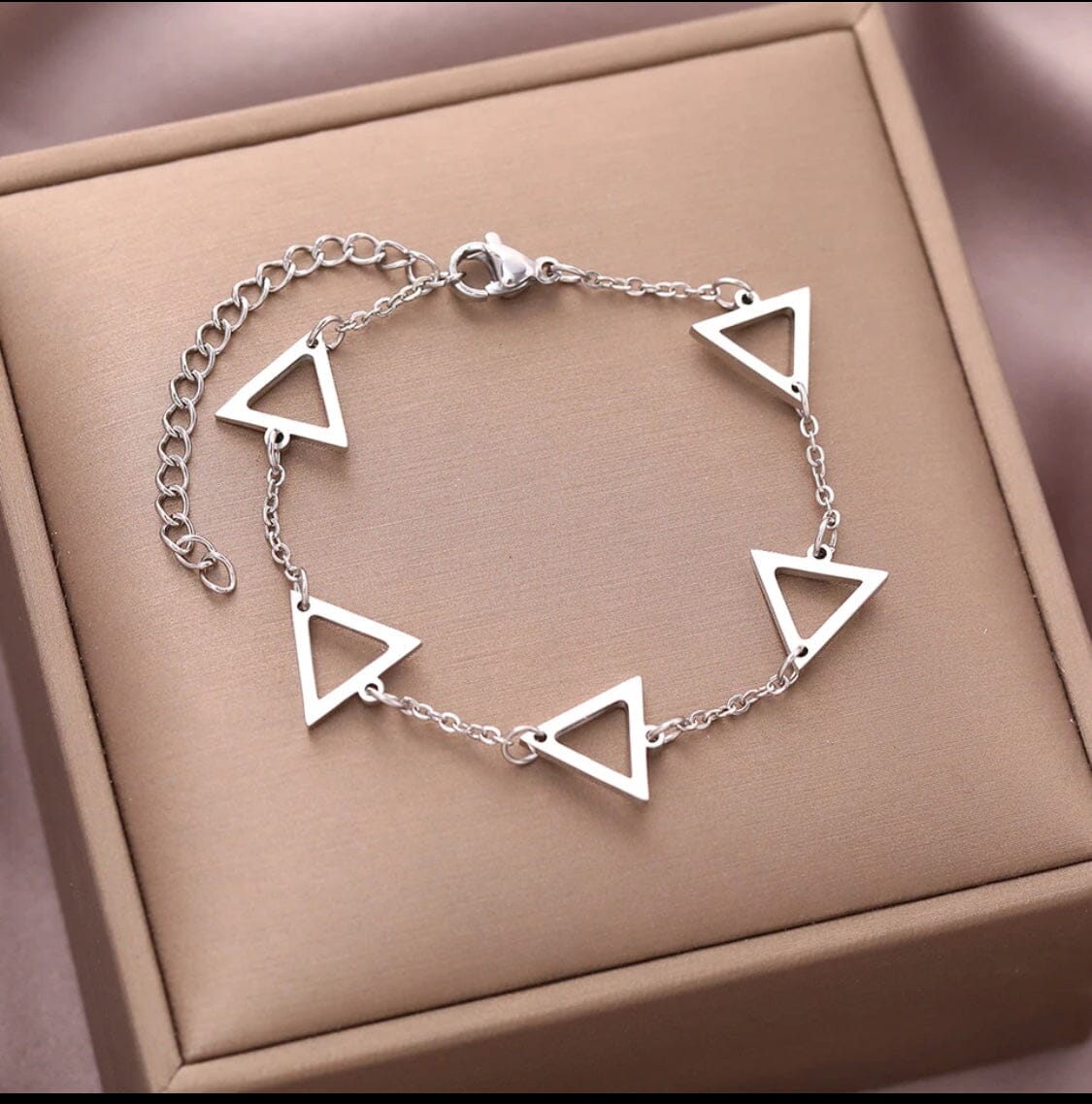 Delta Sigma Theta Triangle Charm Bracelet Bracelets Trendzio Jewelry 