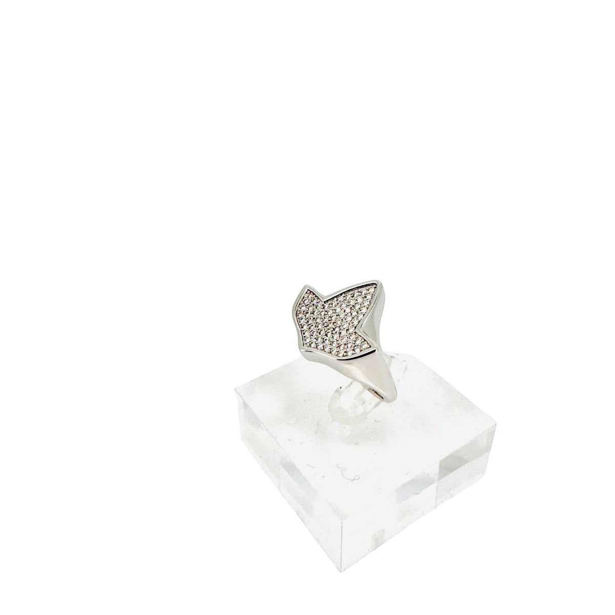 Trendzio Jewelry AKA ivy leaf ring in 14k white gold plated sterling silver with sparkling CZ diamond accents.