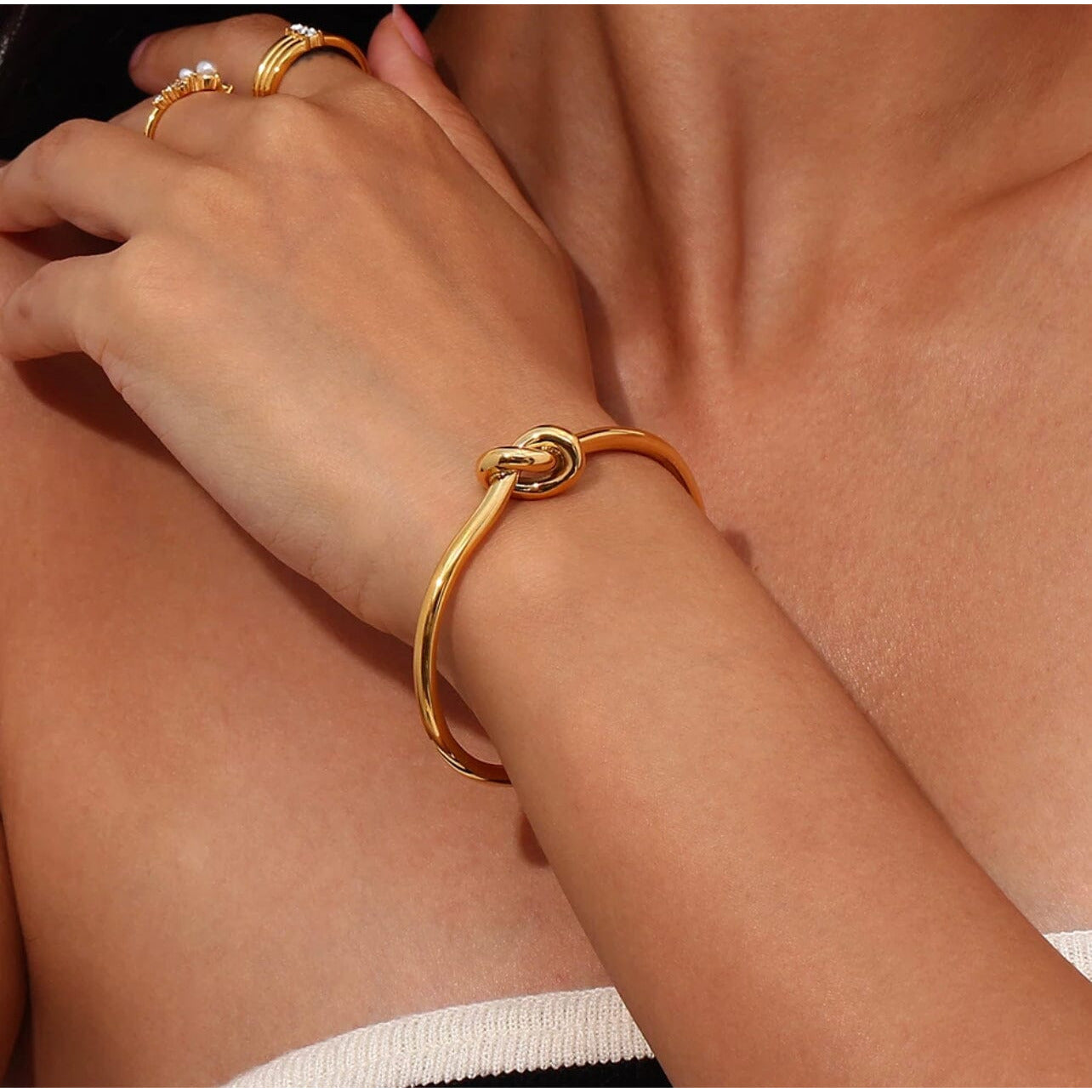 Lupia Gold Love Knot Cuff Bracelet Bracelets Trendzio 